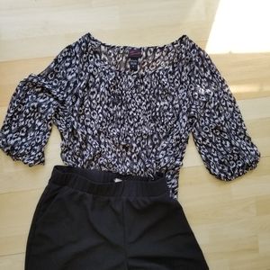 🖤💕TORRID large BLOUSE🖤 FLOWY